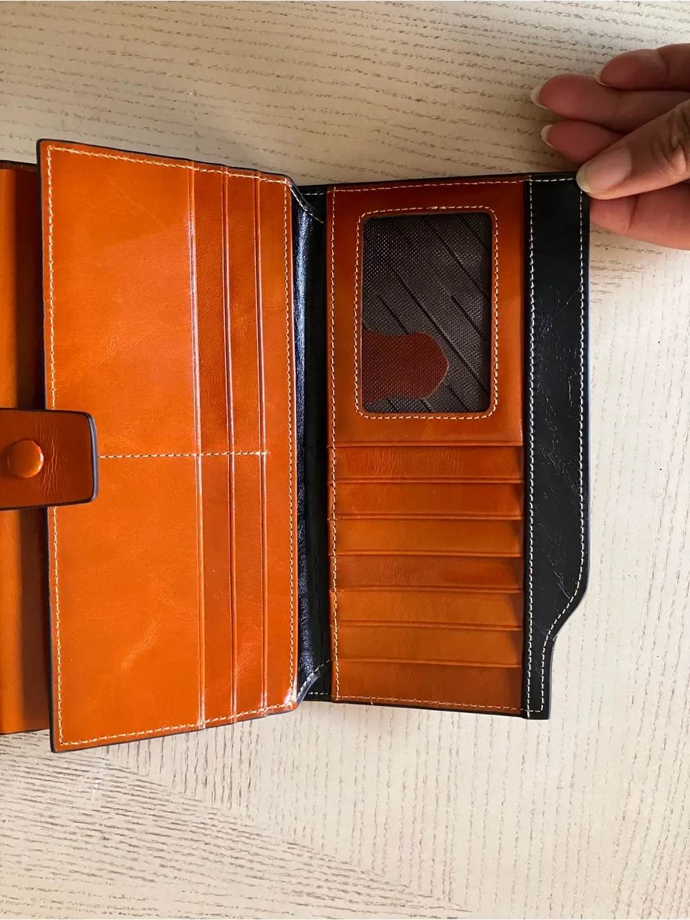 Women’s RFID Blocking Large Capacity Clutch Wallet in Luxury Wax Leather